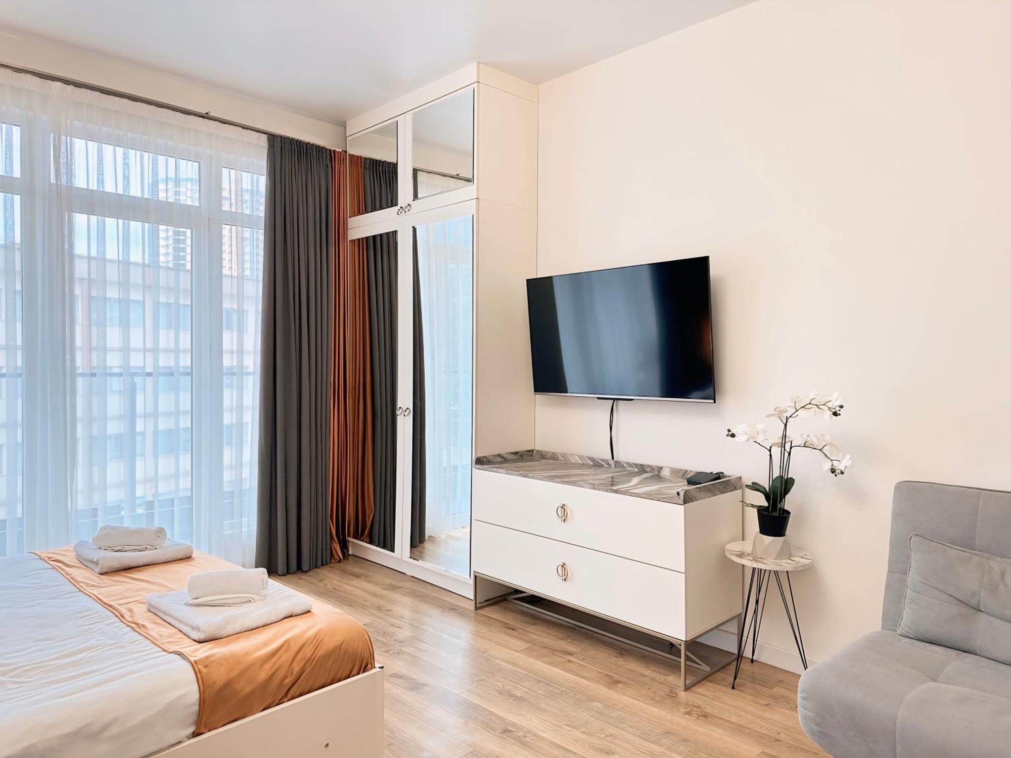 Apartment Boulevard *
